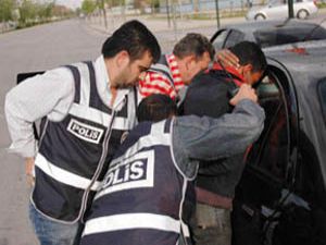 Gurbetçinin çantasını çaldılar