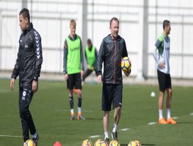 Konyaspor, Sergen Yalçın ile masaya oturacak