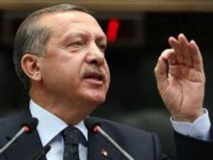 Gül suyu döktüm yollarına !