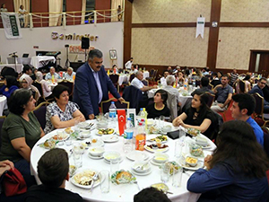 Başkan Özgüven, personelle iftarda bir araya geldi