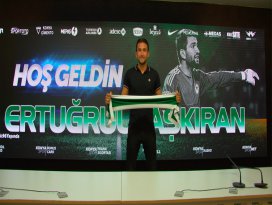 Ertuğrul Taşkıran resmen Konyasporda