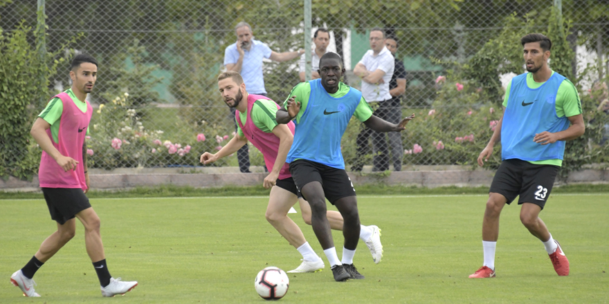 Konyaspor, transferde sona yaklaştı