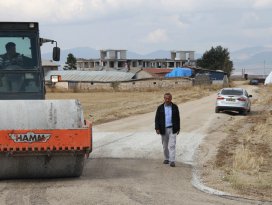 Yalıhüyükte yol yapım çalışmaları