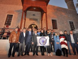 NEÜ öğrencileri Selçuklu sultanlarını andı
