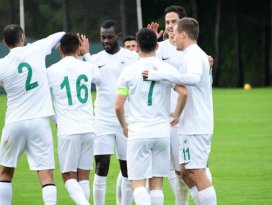 Konyaspor, İstanbulsporu mağlup etti