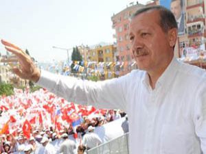 Freni patlamış kamyona benzetti