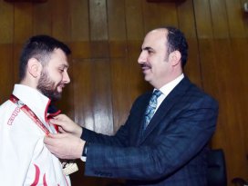 Altay, şampiyon para tekvandocuyu ödüllendirdi