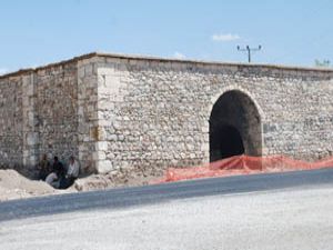 Pamukçu Han restore ediliyor