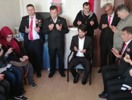 Üniversite öğrencileri gaziler derneğini ziyaret etti