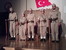 Seydişehir de Çanakkale Savaşını anlatan tiyatro gösterisi