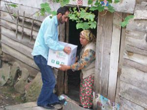 Karapınarda 400 aileye yiyecek yardımı