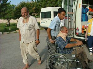 Kamyon evin bahçesine girince hurdaya döndü