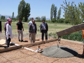 Yalıhüyükde mantar yetiştirme serası inşaatına başlandı
