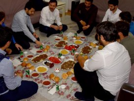 Başkan Kılca öğrenci evinde iftar yaptı