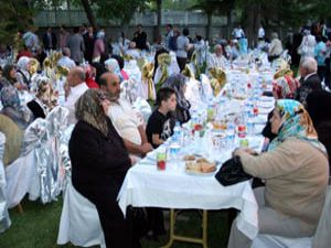 Milletçe daima dimdik ayakta olacağız