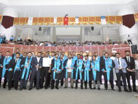 İlahiyat Fakültesi mezunlarını verdi