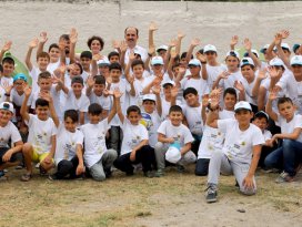 Altay, gençlik kampında öğrencilerle buluştu