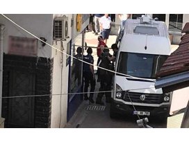 Polise teslim edin yazılı çuvaldan lav silahı ile el bombaları çıktı