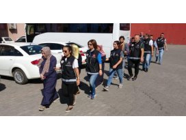 Karabük’te FETÖ şüphelisi 18 kişi adliyede