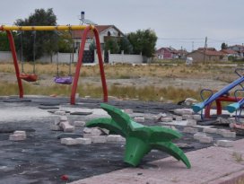 Kılca: Parklara verilen zararlar tüm Karataylıların hakkına saldırıyor