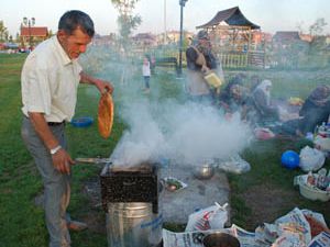 Hançerliden iftar pikniği yapan ailelere ziyaret