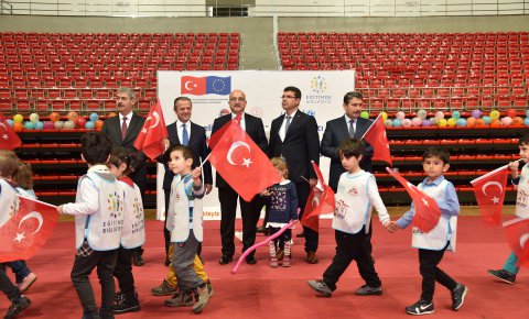 Konya’da ‘Çocuk Şenliği’ düzenlendi