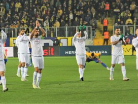 Konyaspor 11 hafta sonra galibiyete uzandı