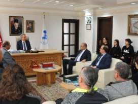 Anadolu Lisesi heyetinden Başkan Akkaya’ya ziyaret