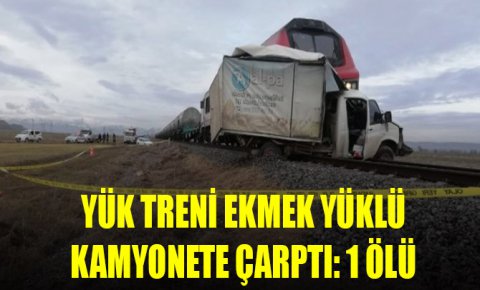 Konya istikametine giden yük treni ekmek yüklü kamyonete çarptı: 1 ölü