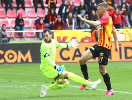 Konyaspor kalecisi Serkan Kırıntılıdan kritik süreç