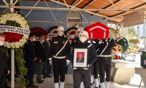 Konya Emniyet Müdürü Aydının babası son yolculuğuna uğurlandı