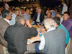 Binlerce kişi mahalle iftarlarında buluştu