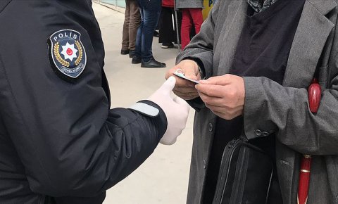 Konyada koronavirüs yasağına uymayan 4 kişiye 3 bin 200 lira ceza