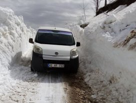 Hadimde yayla yollarında kar temizleme çalışmaları