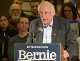 Demokrat Başkan aday adayı Sanders yarıştan çekildi