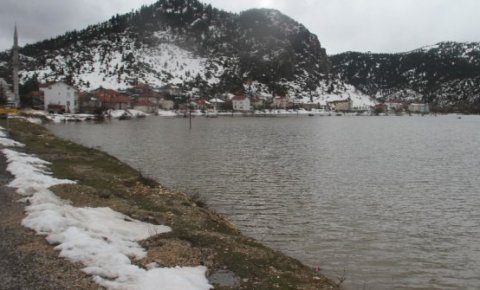 Derebucak’ta zarar görenlere yardım eli