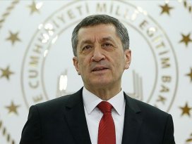 Milli Eğitim Bakanı Selçuktan öğrencilere kızak şenliği sözü