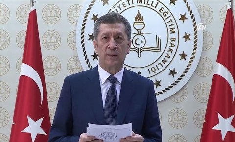Bakan Ziya Selçuktan okulların açılmasıyla ilgili flaş açıklama