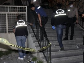 Dur ihtarına uymayan şüpheliler cami avlusuna tabanca attı