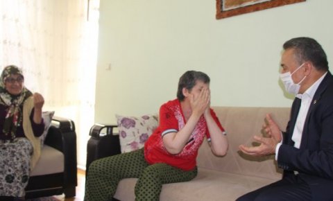Komşularının zihinsel engelli kızına sahip çıktılar