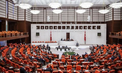 Çoklu baro düzenlemesi yasalaştı