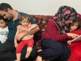 Görme engelli genç çiftin mezuniyet heyecanı