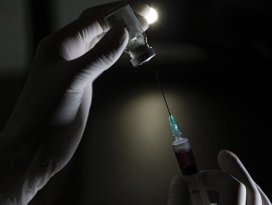 DSÖ: Kovid-19 aşısında tünelin sonunda ışık göründü