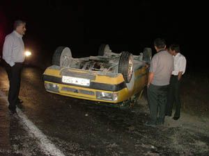 Motosikletlilere çarpmak istemedi ama