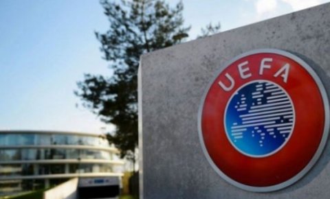 UEFAdan seyircili maç kararı!