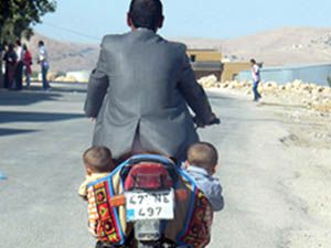 Heybedeki çocuklar görenleri şaşırttı