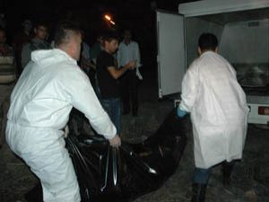 Ellerini bağlayıp yaktılar