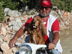 Köpeğin motosiklet tutkusu