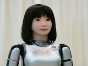 İnsan gibi konuşabilen robot