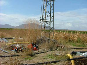 Tarladaki trafo ve kabloyu çaldılar